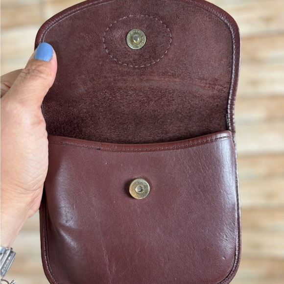 Micheal Green Leather Crossbody Small Bag - Picture 7 of 7